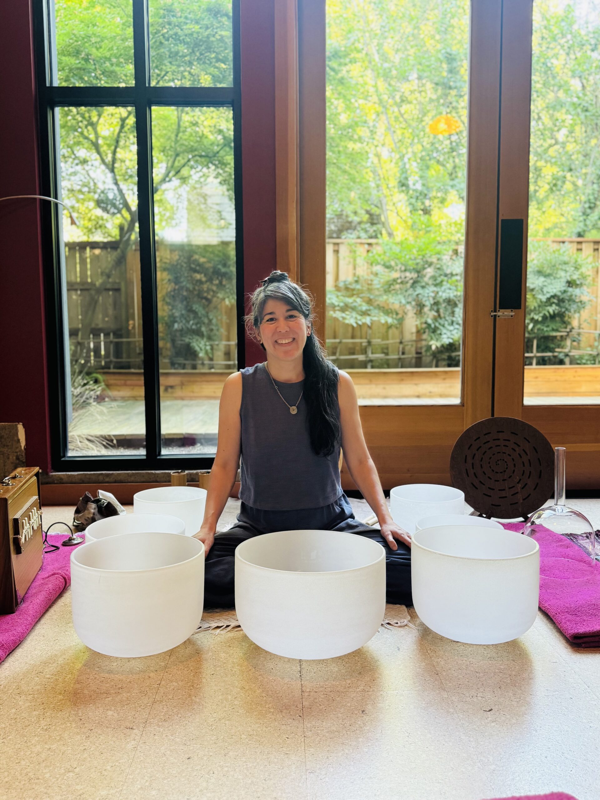 IMG_6561 woman playing crystal bowls